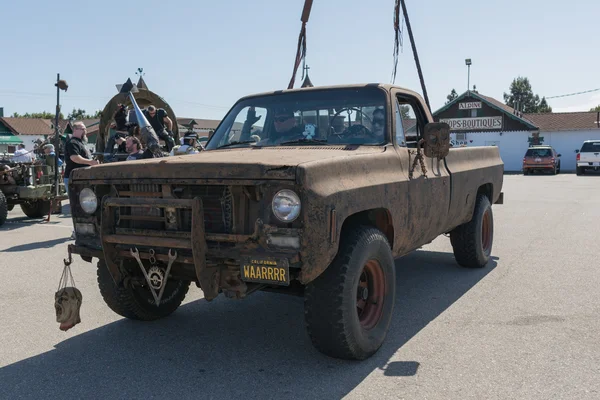 Post-apocalyptic survival truck — Stock Photo, Image