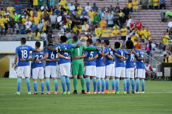 Équipe nationale brésilienne em minute de silence en l'honneur de Muhamm — Photo