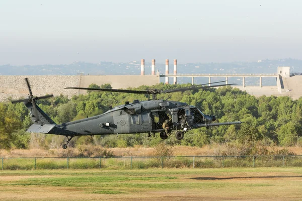 ABD Ordusu sikorsky helikopter uh-60 Kara Şahin — Stok fotoğraf