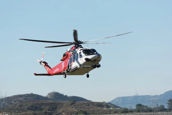 Helicóptero AgustaWestland AW139 durante Los Angeles American Hero — Fotografia de Stock