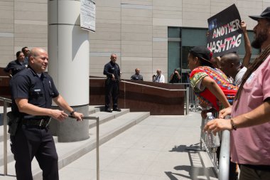 Siyah hayatları şehir Ha yürüyüş sırasında protestocular ve polis meselesi