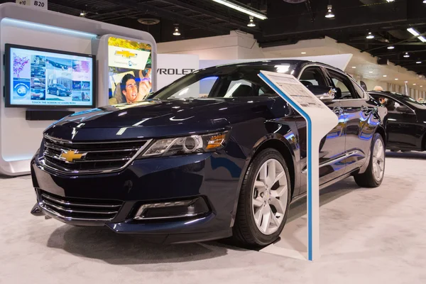 2015 chevy impala op de oranje county internationale autoshow weergeven — Stockfoto