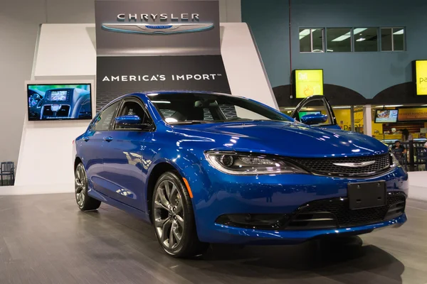 2015 Chrysler 200S en el Salón Internacional del Automóvil del Condado de Orange —  Fotos de Stock