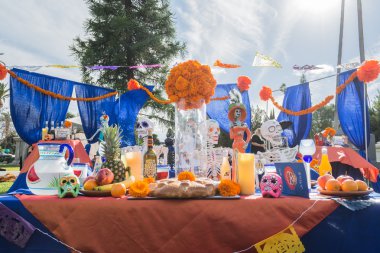 ölü festivalin 15 yıllık günü Merkezi'nde sergilenen sunak
