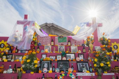 ölü festivalin 15 yıllık günü Merkezi'nde sergilenen sunak