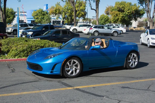 Tesla Roadster στο την Κυριακή Supercar ηλεκτρικά οχήματα — Φωτογραφία Αρχείου