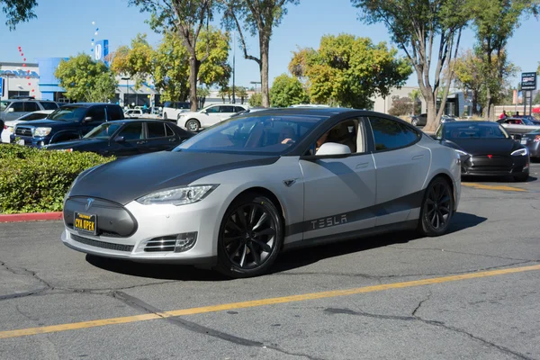 Tesla Model S на Supercar Sunday Electric Vehicles — стоковое фото
