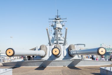 Savaş gemisi Uss Iowa gemide bağlı topçu