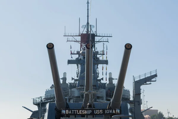 Artillerie an Bord des Schlachtschiffes — Stockfoto