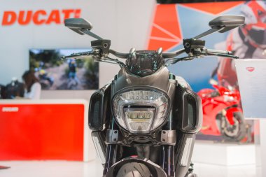 Ducati Diavel titanyum 2015 motosiklet