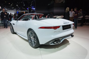 Jaguar F-tipi Cabrio araba ekranda
