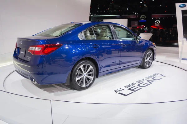 Subaru Legacy 2015 na wyświetlaczu — Zdjęcie stockowe