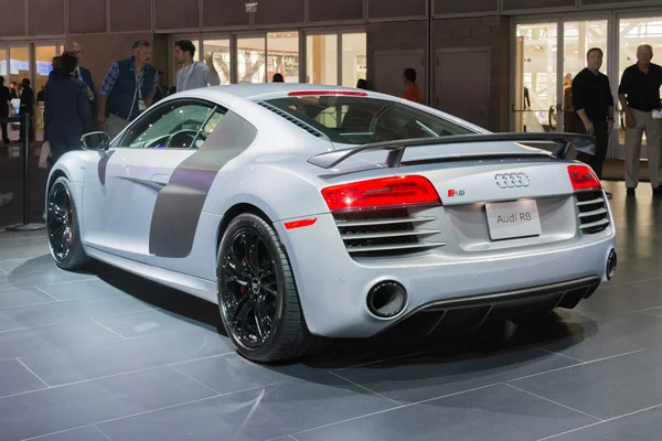 Audi r8 2015 auf dem display — Stockfoto