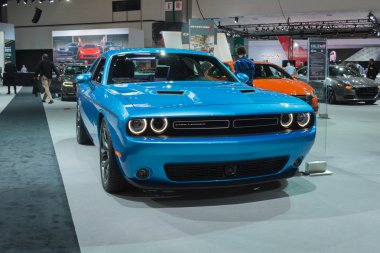 Dodge Challenger 2015 dlisplay üzerinde