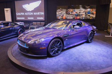 Aston Martin V12 Vantage S ekranda