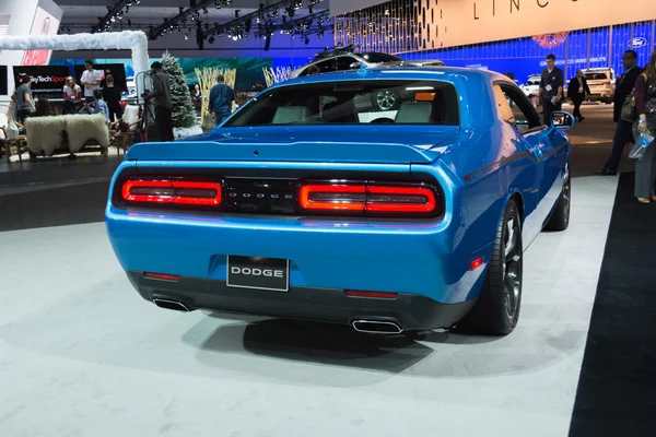 Dodge Challenger 2015 em dlisplay — Fotografia de Stock