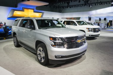Chevrolet Suburban 2015 ekranda