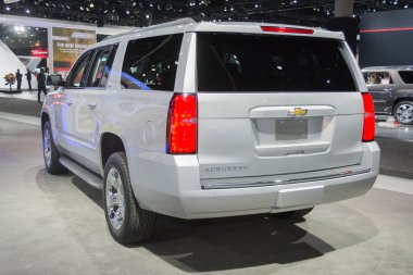 Chevrolet Suburban 2015 ekranda