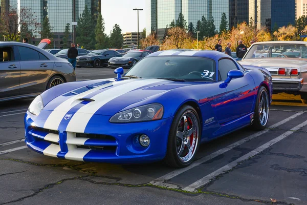 Corvette Viper Srt 10 на выставке — стоковое фото