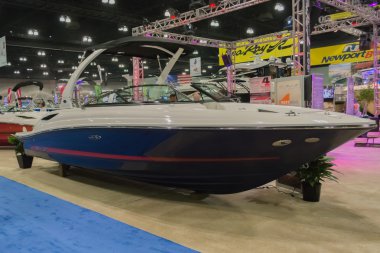 Deniz Ray tekne ekranda