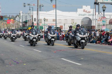 Polis memurlarına gerçekleştirmeyi motosiklet