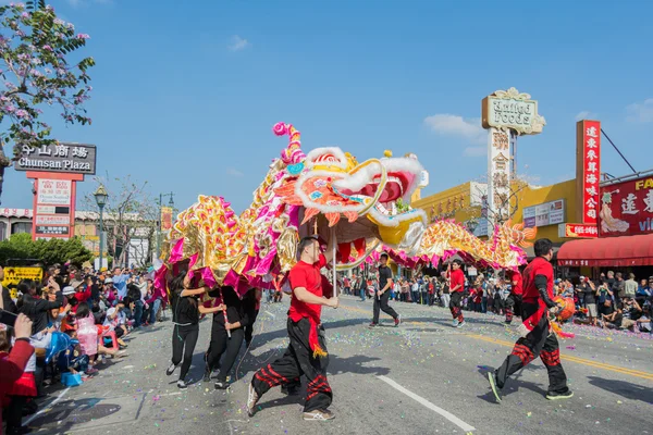 Chinese draak prestaties — Stockfoto