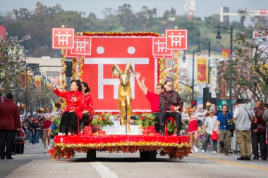 Bir ram heykel ile hareketli platform