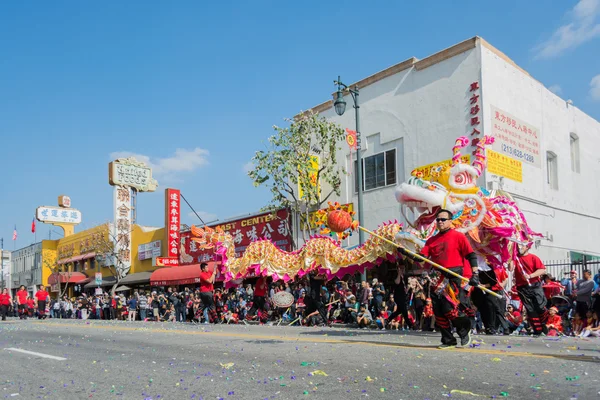 Desempenho dragão chinês — Fotografia de Stock