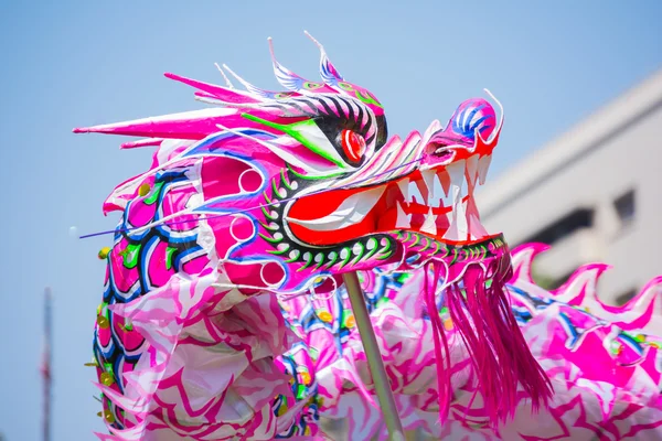 Čínský drak na Norooz festivalu a perský Parade — Stock fotografie