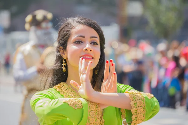 Ballerino persiano esibendosi — Foto Stock