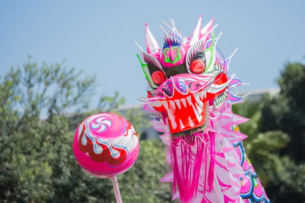 Chinesischer Drache beim Norooz Festival und persischer Parade — Stockfoto