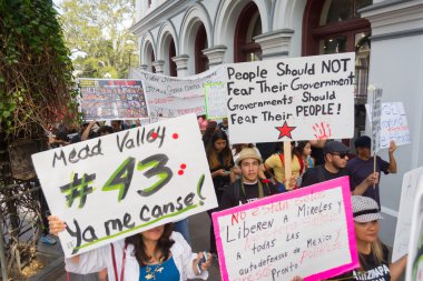 Meksika'da kayboldu öğrencilerin yakınları s Paketli