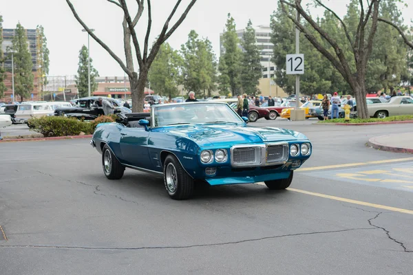 Pontiac convertible Firebird coche clásico en exhibición — Foto de Stock