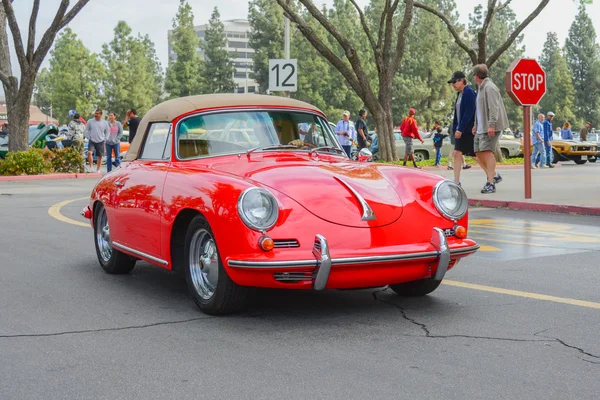 Konvertibla Porsche 356 veteranbil på displayen — Stockfoto