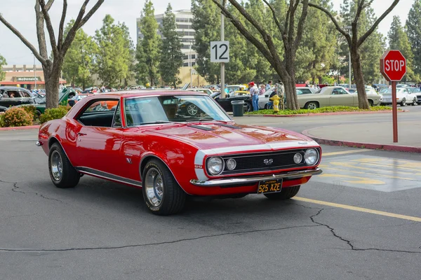 Chevrolet Ss Camaro klasické auto na displeji — Stock fotografie