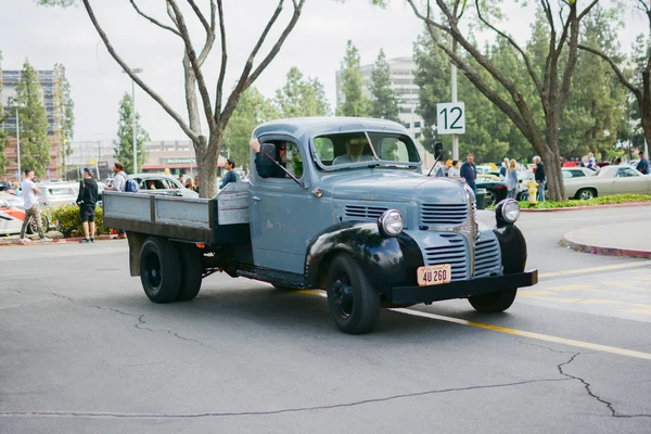 Dodge класичний вантажівку на дисплеї — стокове фото