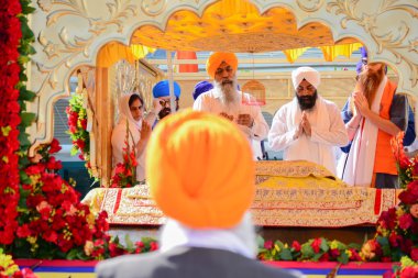 Devotee Sihler duaları ezberden