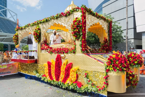 Festwagen zur Schau gestellt — Stockfoto