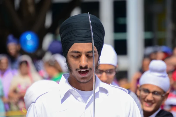 Devotee Sikh with black turban recite prayer — Stock Photo, Image