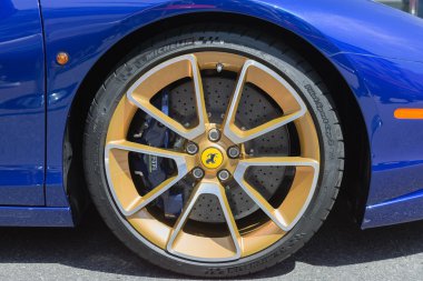 Ferrari jantlar ekranda