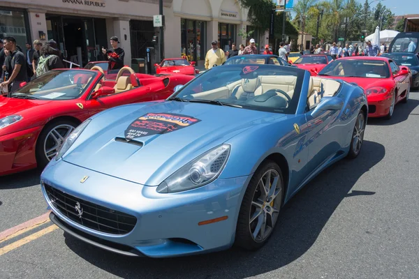 Ferrari California masina pe ecran — Fotografie, imagine de stoc