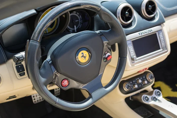 Ferrari interiör bil på displayen — Stockfoto