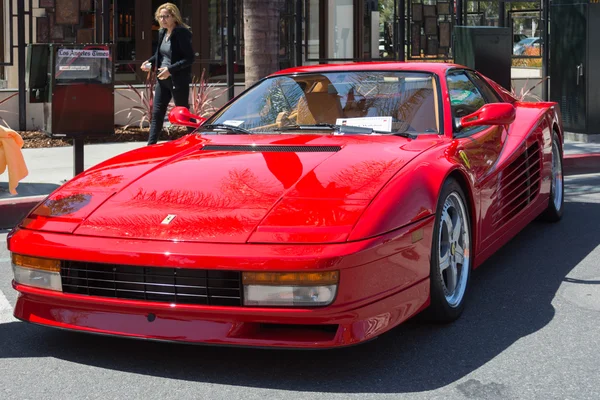 Ferrari Testarossa coche en exhibición — Foto de Stock