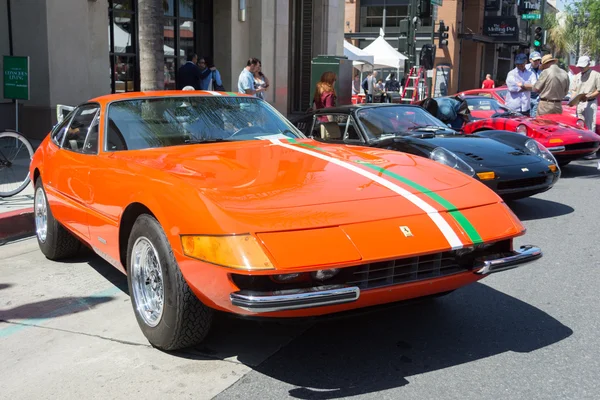 Ferrari 365 GTB4 coche en exhibición — Foto de Stock