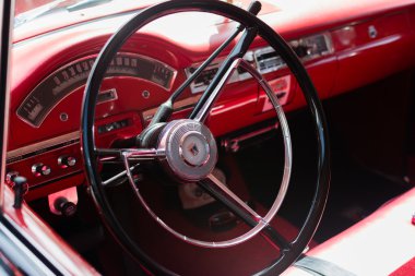 Ekranda araç iç detay