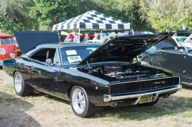 Dodge Charger Rt araba ekranda