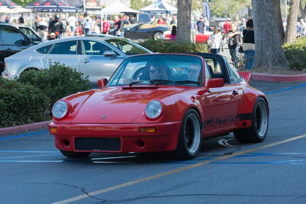 Αυτοκίνητο Porsche Carrera στην οθόνη — Φωτογραφία Αρχείου