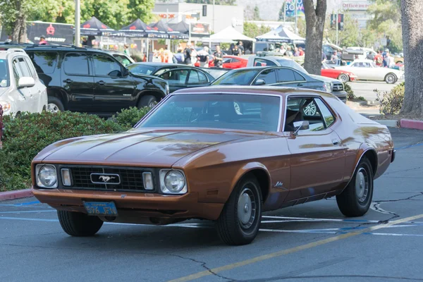 Mobil Shelby Mustan sedang dipajang — Stok Foto