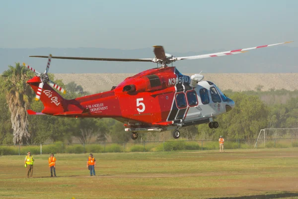 Los angeles brandweer helikopter — Stockfoto