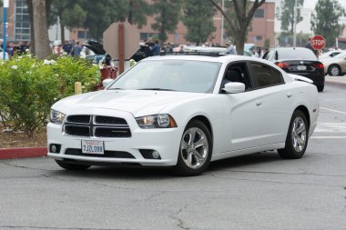 Dodge Challenger Srt araba ekranda